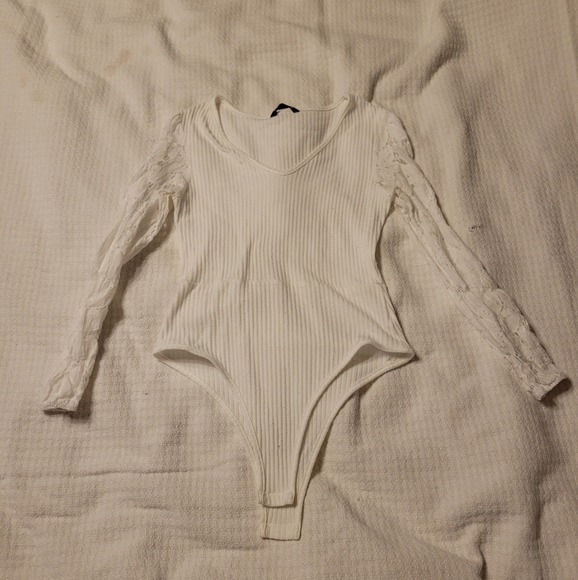 SHEIN WHITE BODYSUIT SMALL - Picture 1 of 5